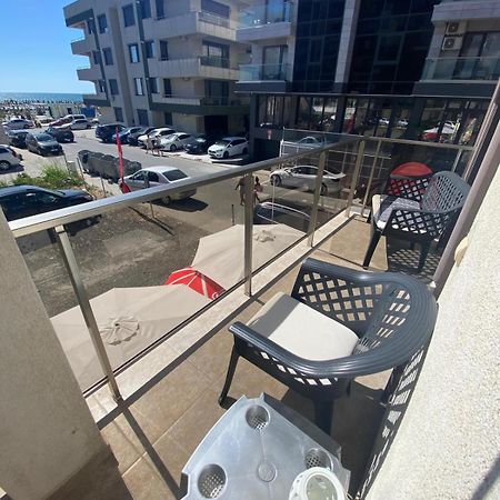 Apartament Andy Mamaia Nord 30 M De Plaja นาโวดาริ ภายนอก รูปภาพ